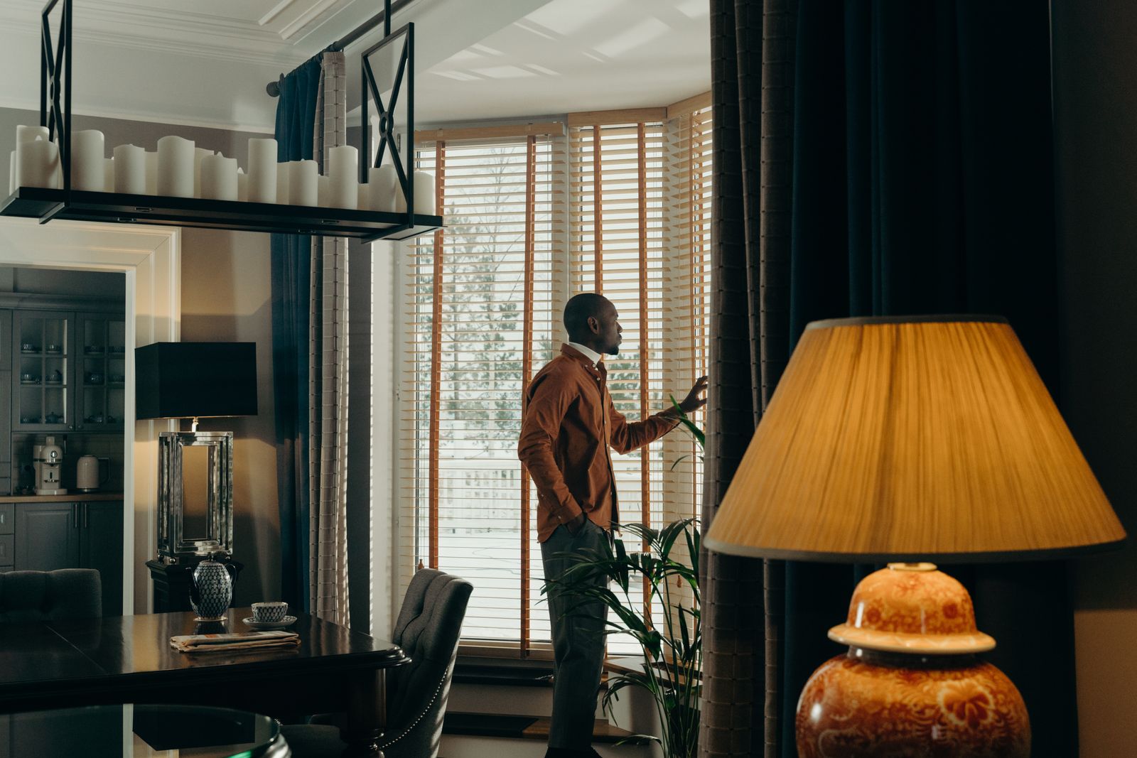 Warm wood blinds in a Tallahassee living room